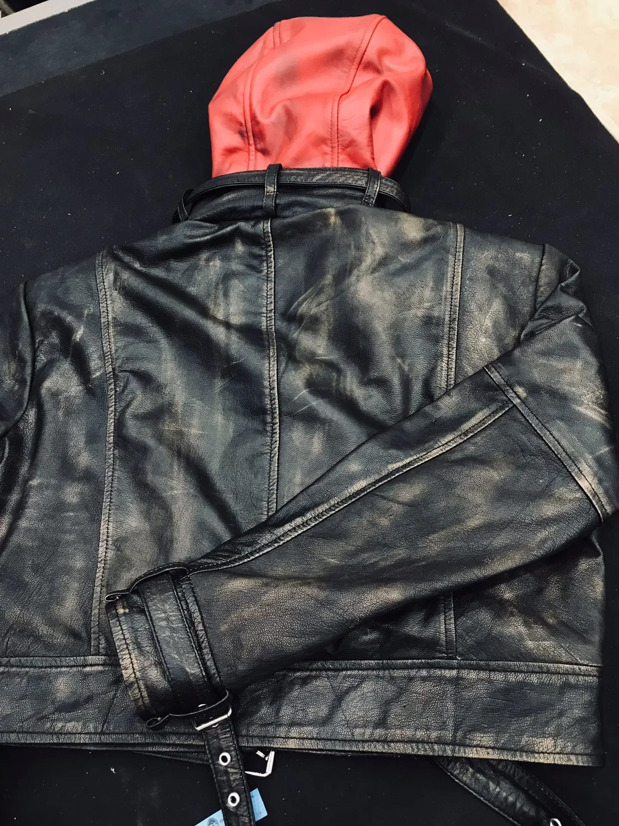 Red Hood Black Jacket - Image 3